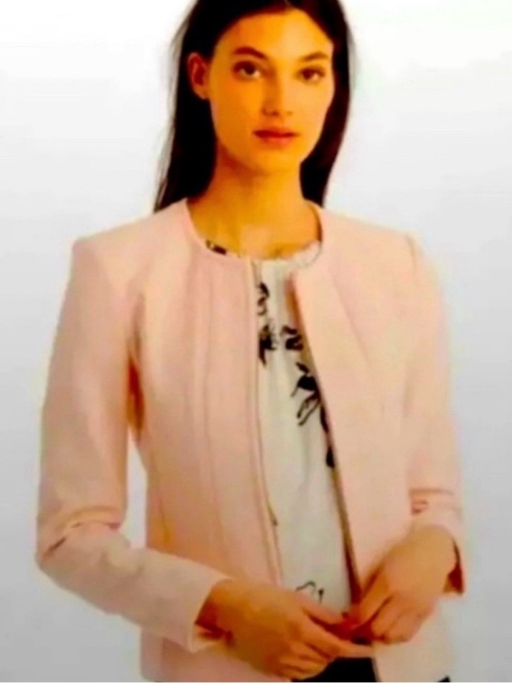 Karl Lagerfeld Jacquard Print Pale Pink Blazer
Size 8